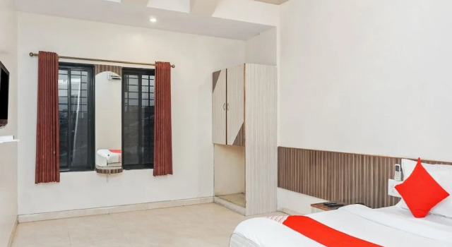 OYO 29114 Suraj Residency, Rezerwuj Hotel Shirdi 