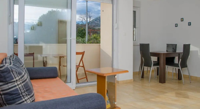 Апартаменты Цокольный этаж c 1 комнатой с балконом Apartments Mateo