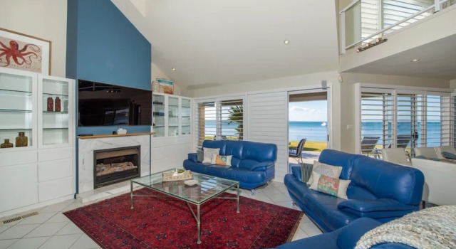 Waterfront Wonderland 41 Foreshore Dr stunning house with a lift linen Wi Fi and ducted air conditioning, Забронировать Дом для отпуска Саламандер-Бэй Port Stephens