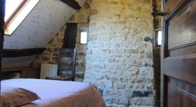 Maison ancienne restaurée avec poêle à bois et animaux admis - FR-1-497-15, Book Hotel Champsecret Normandy