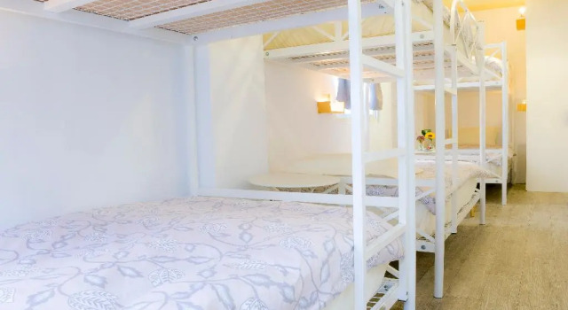 Кровать в общем номере Hualien Birds House Hostel