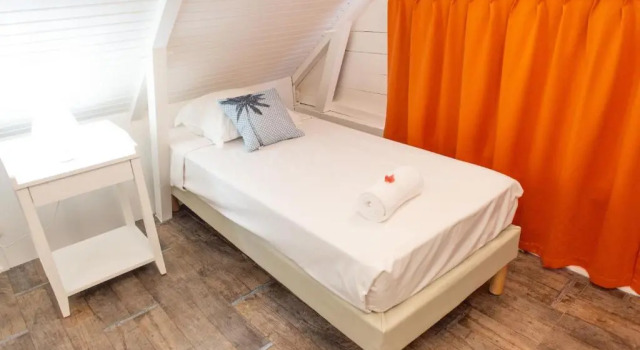 Трёхместный номер Standard с видом на море Hôtel Frégate Bleue