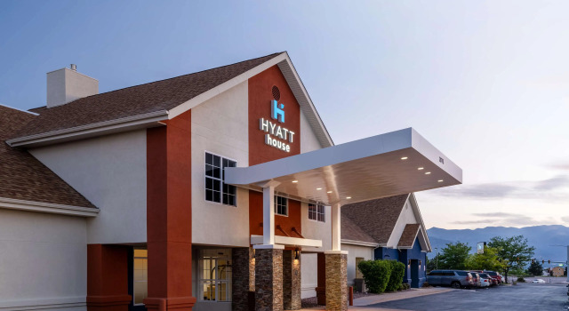 Hyatt House Colorado Springs Airport, Забронировать Отель Колорадо-Спрингс Колорадо