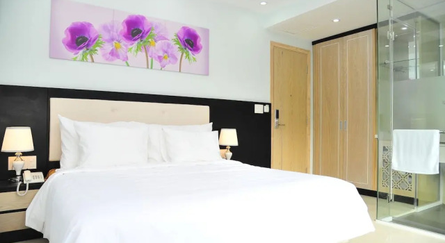 Номер Standard Golden Dragon Hotel
