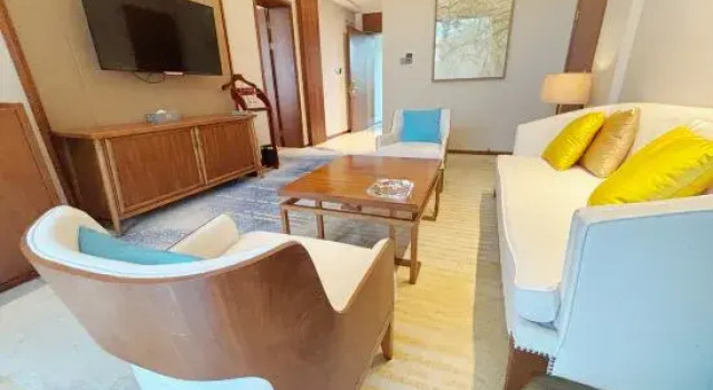 Люкс Deluxe Swan Lake Resort Hot Spring Jiangba