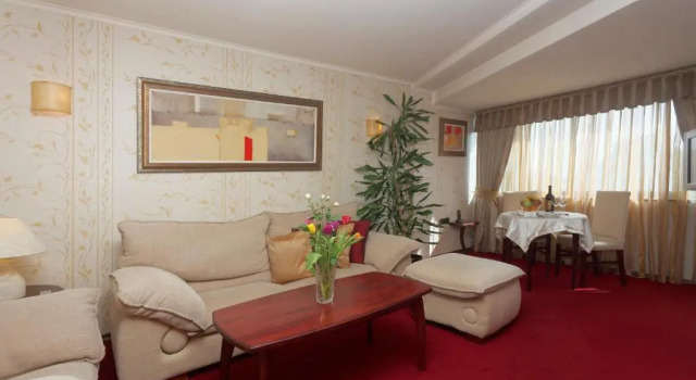 Люкс Capitol Hotel