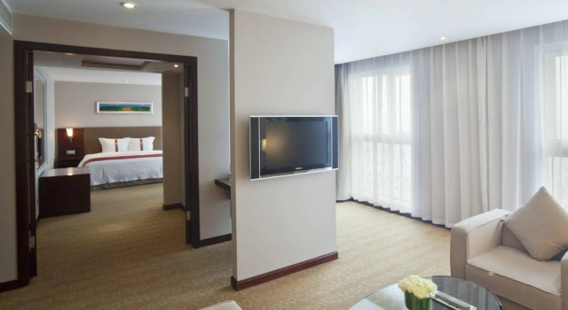 Holiday Inn Downtown Hefei, Book Hotel Hotels in Hefei with a Pool, Swimming Pool