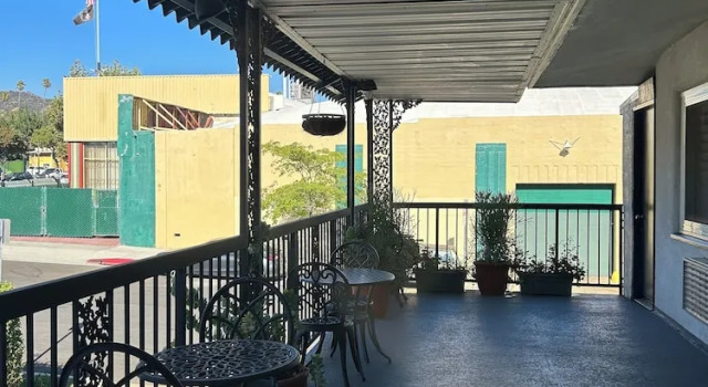 2 makuuhuonetta Standard huone Welcome Inn on Colorado Blvd