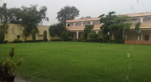 Lakshmi Vilas Hotel