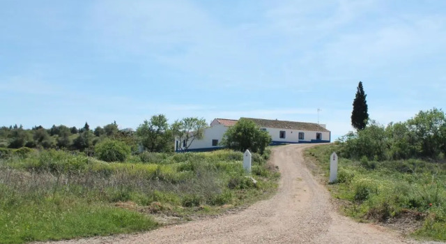 Vale do Boto-Quinta com 3 casas, Book Hotel Hoteller i Castro Marim med parkering, Parkering