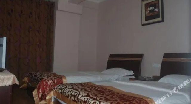 Chama Gudao Business Hotel, Buchen Sie Hotel Kangding Sichuan