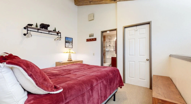 Escape to The Summit - Pool & HT Next Door, Varaa Huoneisto Mammoth Lakes Mammoth
