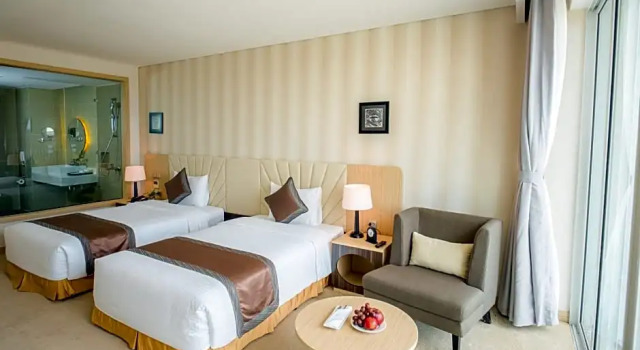 Номер Deluxe с балконом и с видом на горы Muong Thanh Luxury Phu Quoc Hotel