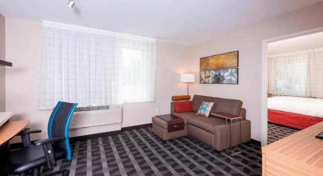 Двухместный люкс c 1 комнатой TownePlace Suites by Marriott Louisville North