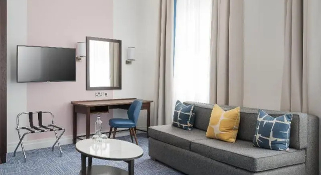 Двухместный номер Premium с красивым видом из окна voco Grand Central Glasgow by IHG