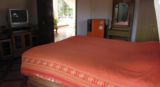 Krachang Yai Guesthouse, Buchen Sie Hotel Kantharalak Thailand
