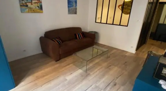 Grand studio rue piétonne Ajaccio, Varaa Hotelli Ajaccio 