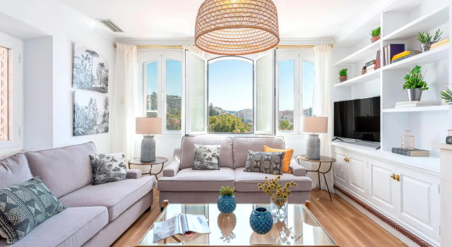 Stunning Penthouse with Large Private Terrace. Plaza Marina, Забронировать Отель Отели Малаги 4 звезды, рядом с Музей Кармен Тиссен, 4*