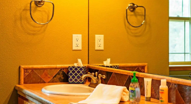 Номер Luxury 5-Star Luxury Tahoe Cabin! Great Location! Pool Table!Darts! Poker! Ping Pong! Games!