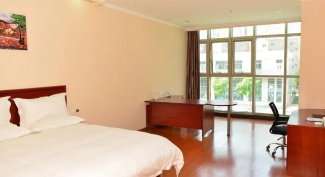 Двухместный номер Deluxe GreenTree Inn Beijing International Studies University Dalianpo Metro Station Express Hotel