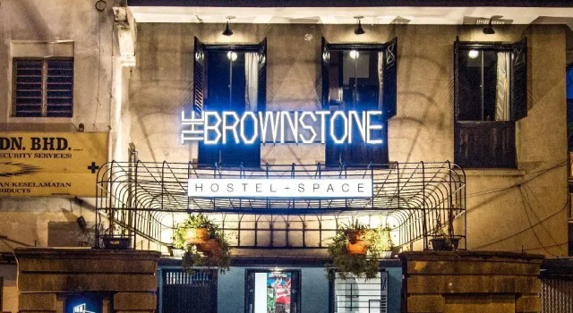Luksusowy dwuosobowy pokój The Brownstone Hostel & Space