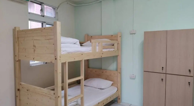 Кровать в общем номере (мужской номер) Simple life hostel