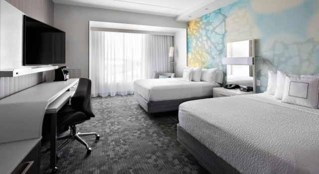 Четырёхместный номер Standard Courtyard by Marriott Knoxville Downtown