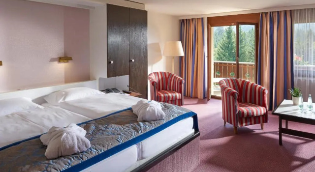 Трёхместный номер Classic с красивым видом из окна The Glacier Hotel - ex Eurotel Victoria