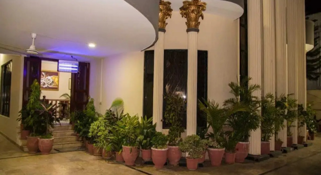 Family Guest House Islamabad, Book Bed and Breakfast Hotels in Islamabad with Parking, Parking
