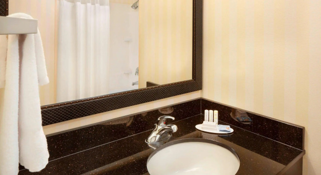 Четырёхместный номер Standard Fairfield Inn & Suites by Marriott Selma Kingsburg