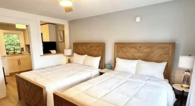 Четырёхместный люкс Sunset Suites