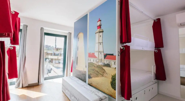 Кровать в общем номере Lisbon South Hostel