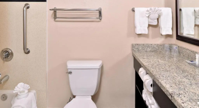 Четырёхместный номер Deluxe Best Western Plus Heritage Inn Ontario Rancho Cucamonga