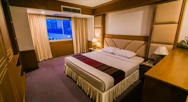 Люкс Raya Grand Hotel