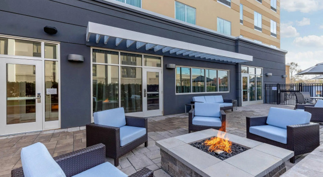 Четырёхместный люкс Fairfield Inn & Suites by Marriott Mebane