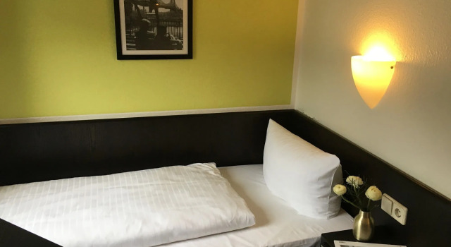 rugs HOTEL Köln, Prenota Hotel Rodenkirchen Colonia
