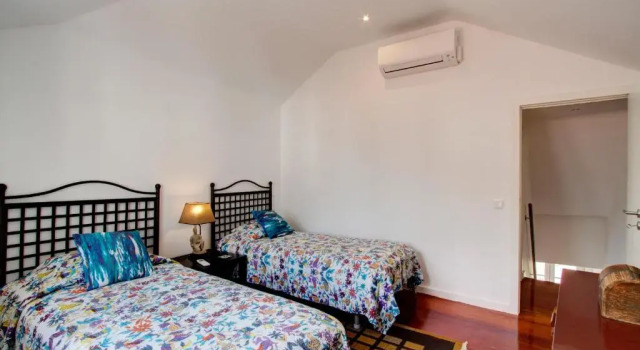 Great Duplex Apartment in Alfama with AC, Забронировать Апартаменты/квартира Санта-Мария-Майор Лиссабон, рядом с Money Museum