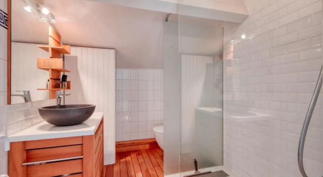 Spacious house in the countryside with terrace garden and swimming pool, Забронировать Отель Фюво Буш-дю-Рон