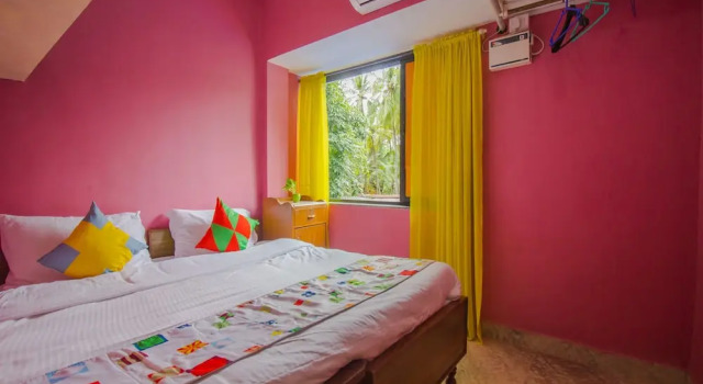 OYO 12164 Home Cozy 2BHK Pilerne Candolim, Rezerwuj Hotel Hotele w North Goa z parkingiem, Parking