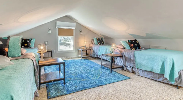 Hill Country Retreat w/ Lake View, Deck & Balcony, Book Hotel Hoteller i Spicewood med parkering, Parkering
