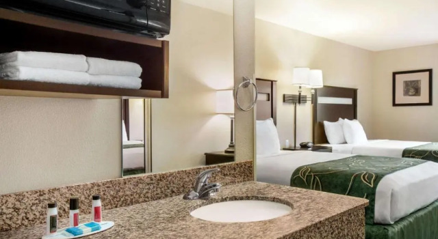 Двухместный номер Deluxe Travelodge by Wyndham Livonia