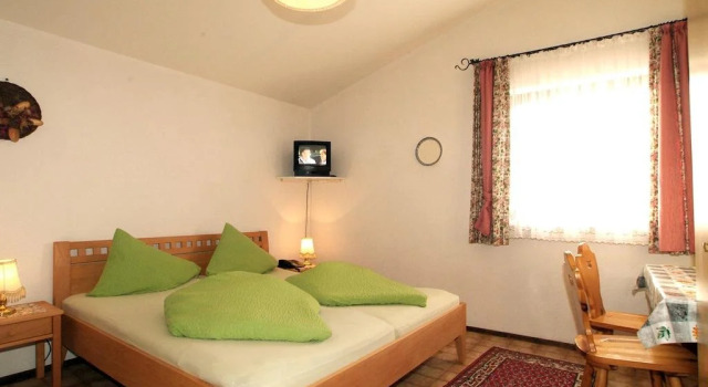 Pension und Camping Alpenwelt, Prenota Campeggio Hotel a Tirolo con parcheggio, Parcheggio