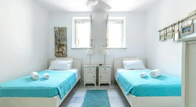House with 3 bedrooms in Isterni with wonderful sea view shared pool balcony 500 m from the beach, Rezervovat Hotel Isterni Paros