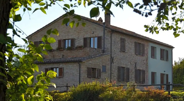 B&B Le Tamerici, Boek Bed and Breakfast Hotels in Mondavio met parkeren, Parkeren