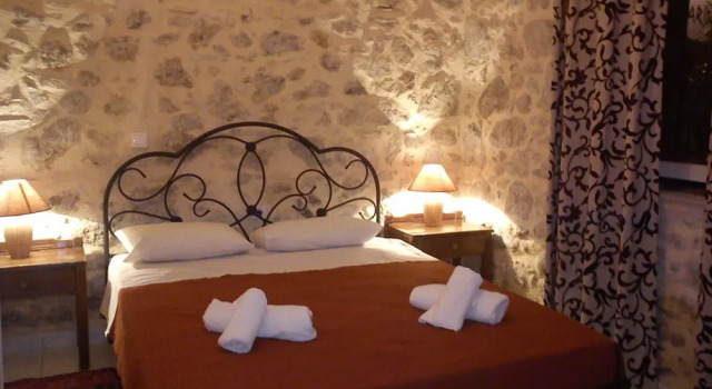 Hariklia Rent Rooms, Забронировать Отель Фаистос 