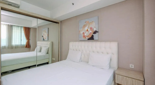 Номер Standard Well Appointed 2BR at Kemang Village Apartment