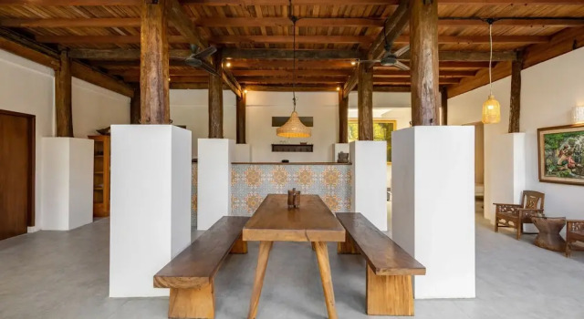 Villa Marco Unique 7BR Villa in Canggu, Reservar Vila Hotéis em Bali com piscina, Piscina