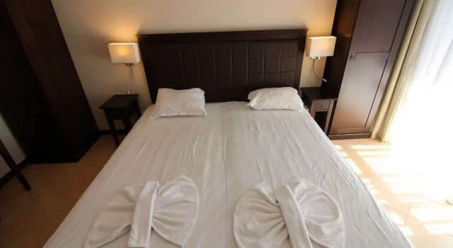 Апартаменты Classic с балконом и с частичным видом на море Menada Apartments in Royal Beach