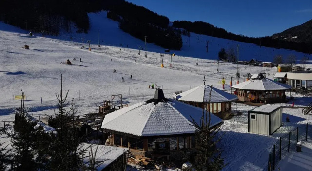 Семейные апартаменты с балконом Apartments Vijolica on the ski slope with free parking