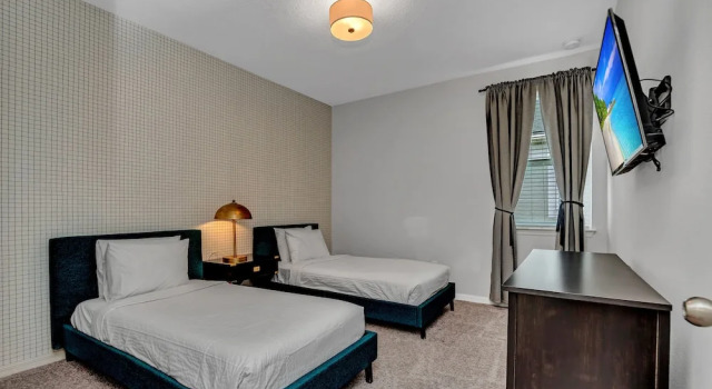 9038 Sunshine Ridge Loop, Buchen Sie Ferienhaus Hotels in Four Corners mit Pool, Schwimmbad